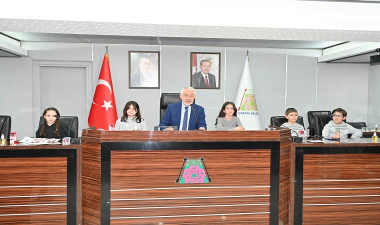 Ispartalı miniklerden Çünür Tepesi’ne oyun parkı kararı