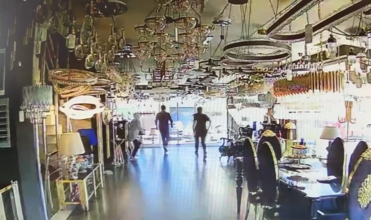 İstanbul’daki deprem anı kamerada