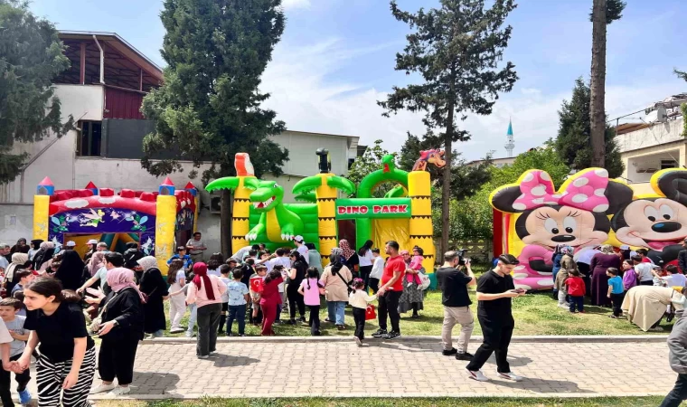 Kahramanmaraş’ta depremzede çocukların 23 Nisan coşkusu
