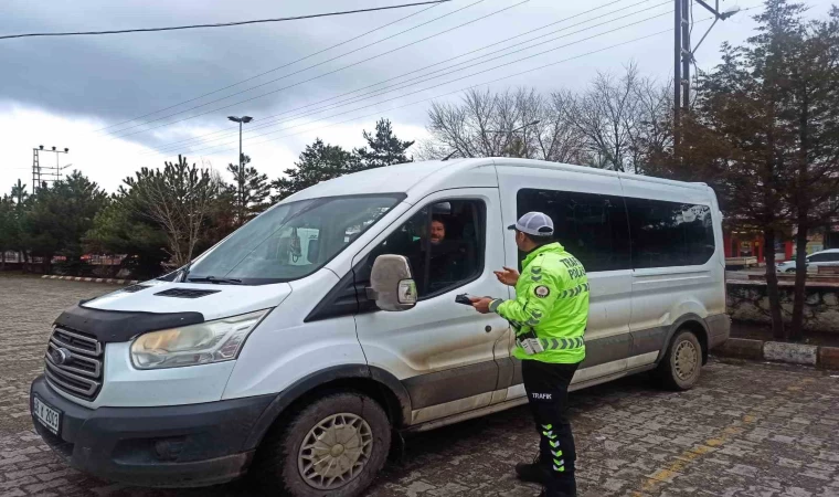 Kars’ta okul servisleri trafiğin radarında