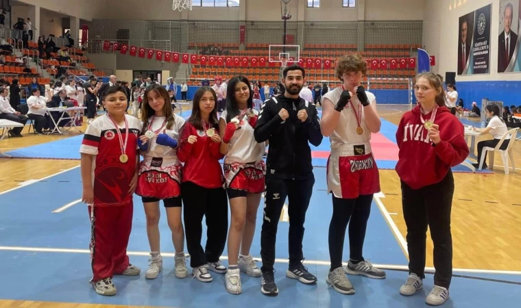 Körfez Gençlerbirliği Kandıra’dan madalyalarla döndü