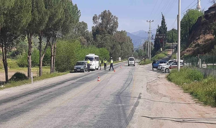 Köşk’te jandarma trafikten denetim