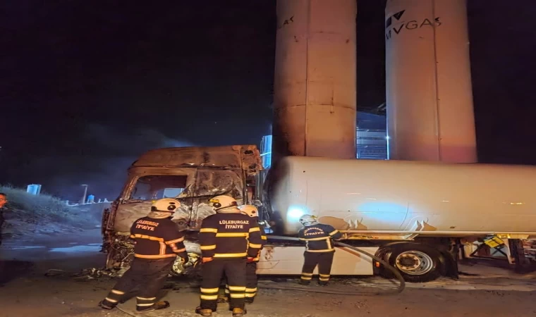 Lüleburgaz’da LPG tankerinde dolum sırasında yangın çıktı
