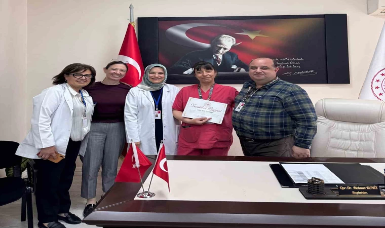 Manavgat’ta en fazla normal doğum yaptıran ebe ödüllendirildi