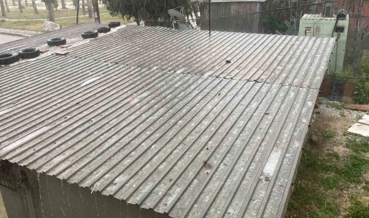 Mersin’de kuvvetli yağış hayatı olumsuz etkiledi