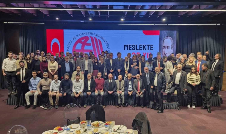 Meslekte 25 yılı dolduran harita mühendislerine plaket