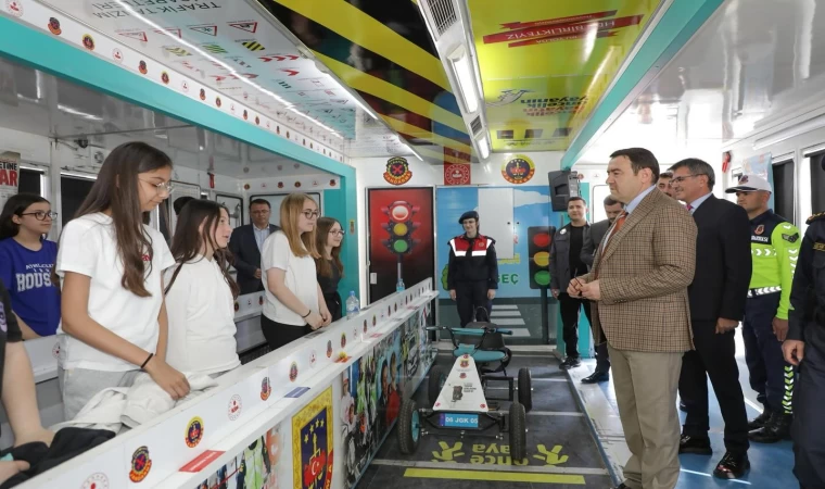 Mobil Trafik Eğitim Tırı Kütahya’da