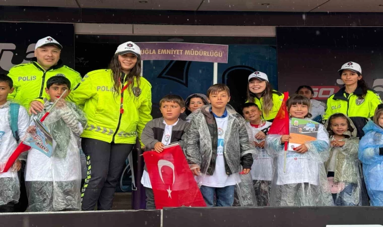 Muğla emniyetinden Kraliçe Etap’ta trafik farkındalığı etkinliği