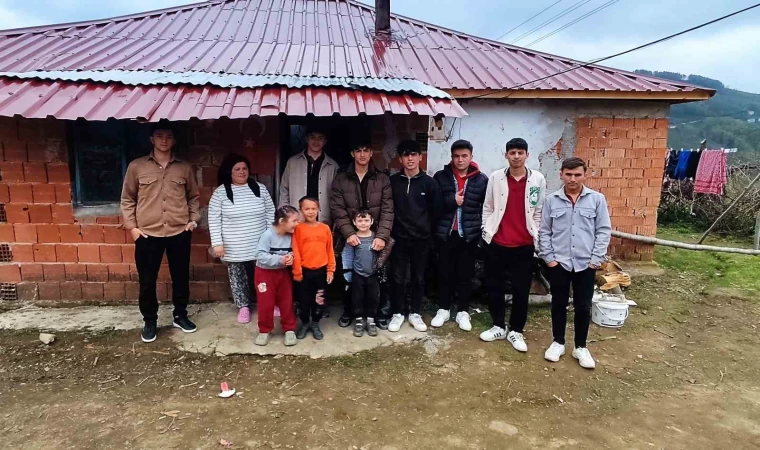 Ordu’da meslek lisesi öğrencileri, ihtiyaç sahibi ailelerin elektrik tesisatlarını yeniledi