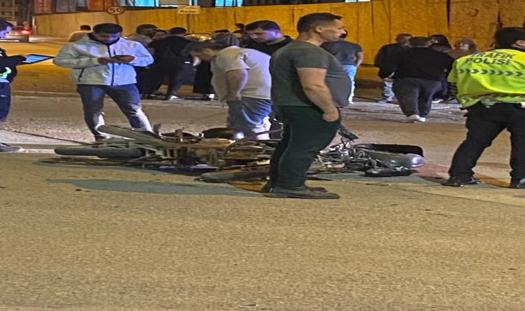 Otomobil ile motosiklet çarpıştı: 1 yaralı