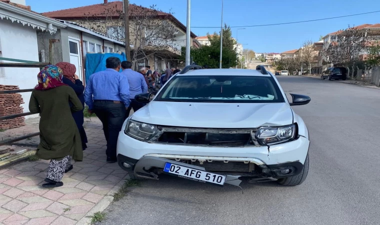 Otomobil ile motosiklet çarpıştı: 2 yaralı