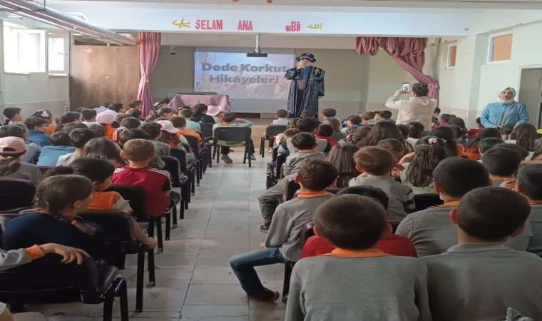 Prof. Dr. Mehmet Ekiz’den öğrencilere Dede Korkut’la milli değerler dersi