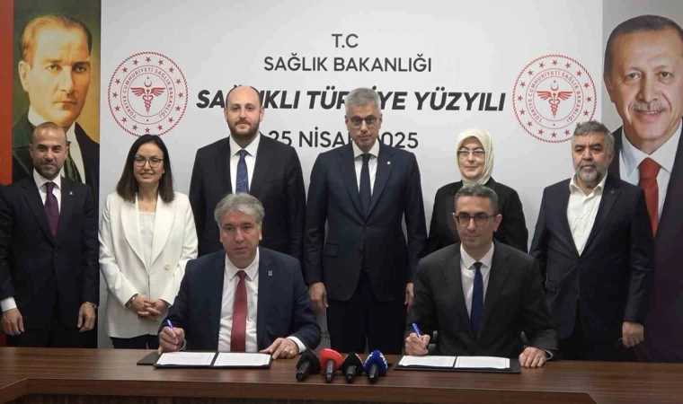 Sağlık Bakanı Memişoğlu: ”Herkesin özgür iradesi var. Kimseye baskı yapmıyoruz”