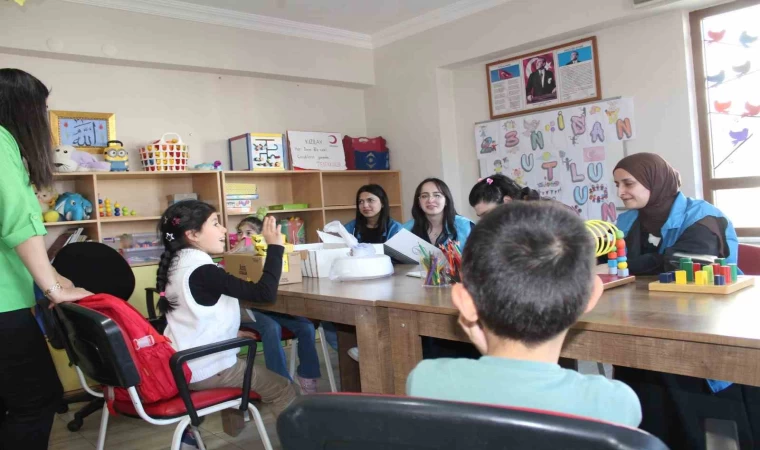 Salih Baba Yurdu gönüllüleri 23 Nisan’ı özel çocuklarla kutladı