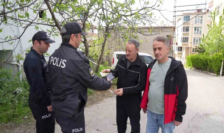 Samsun’da yürek ısıtan olay: Bulduğu içi dolar dolu cüzdanı polise teslim etti