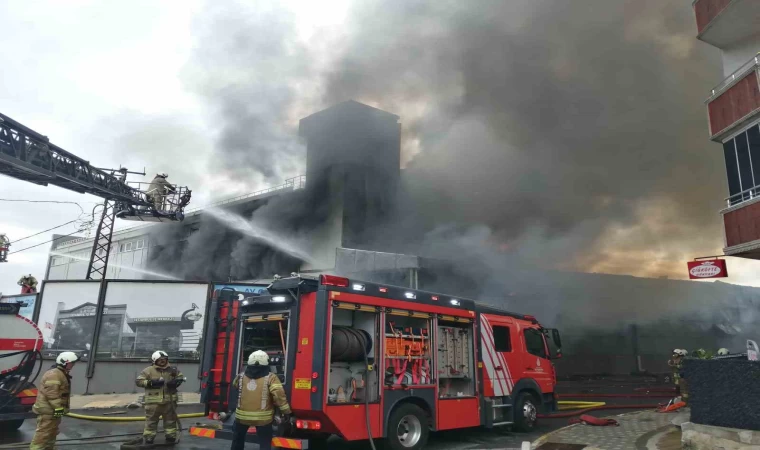 Sancaktepe’de fabrika yangını