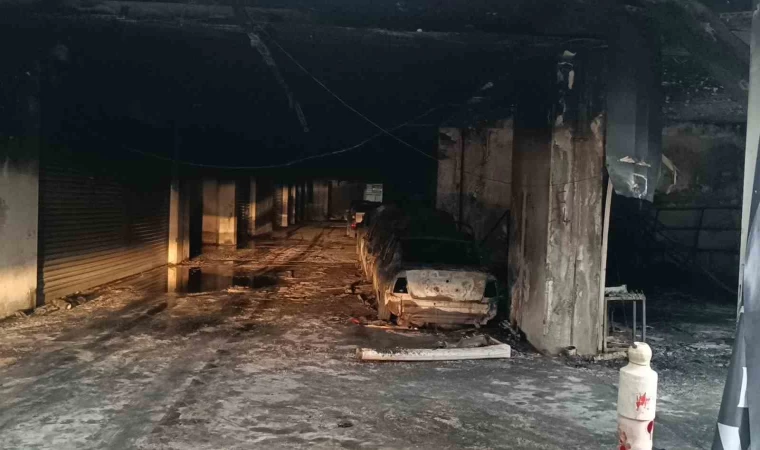 Sancaktepe’de oto galericiler sitesinde çıkan yangının bıraktığı hasar böyle görüntülendi
