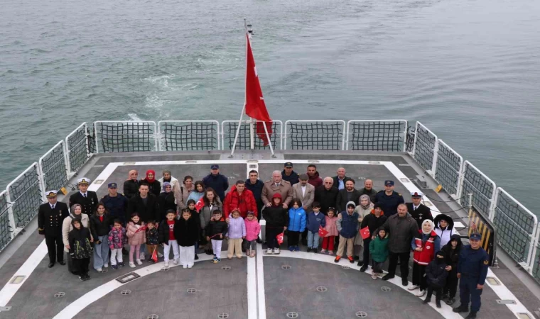 Şehit ve gazi çocukları 23 Nisan’ı TCSG Dost Gemisi’nde kutladı