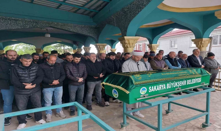 Silahla yaraladığı damadının 15 bıçak darbesiyle öldürdüğü şahıs son yolculuğuna uğurlandı