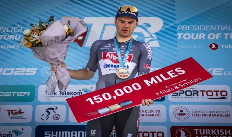 Simon Dehairs: ”İlk profesyonel zaferimden dolayı çok mutluyum”