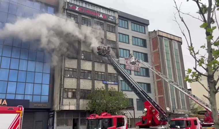 Sultangazi’de ayakkabı imalathanesinde korkutan yangın