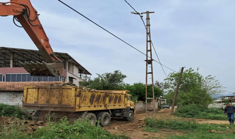 Sultanhisar’da yol yapım çalışmaları sürüyor