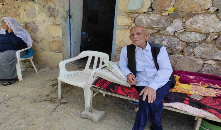 Tarihe tanıklık eden ömür: 136 yaşındaki Mehmet Reşit Ak’ın 28 çocuğu ve 250 torunu var