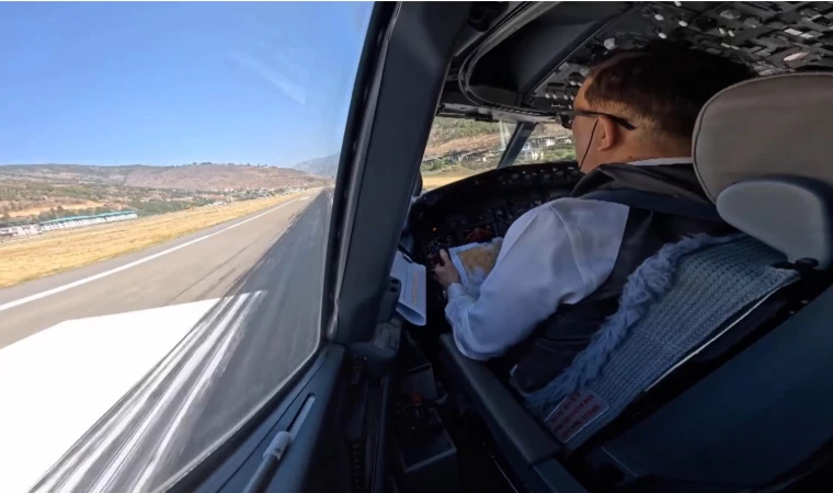 Tayland Kralı Vajiralongkorn, ilk yurt dışı ziyaretinde uçağı kendisi kullandı