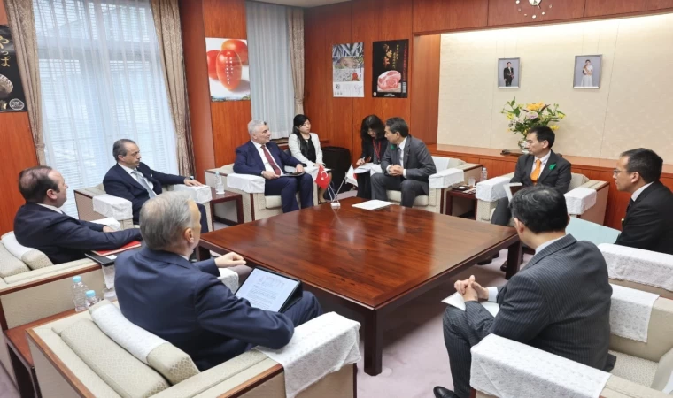 Ticaret Bakanı Bolat, Japonya Tarım Bakanı Taku ile bir araya geldi