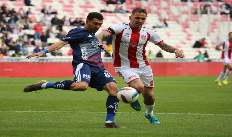 Trendyol Süper Lig: Sivasspor: 0 - Antalyaspor:0 (İlk yarı)