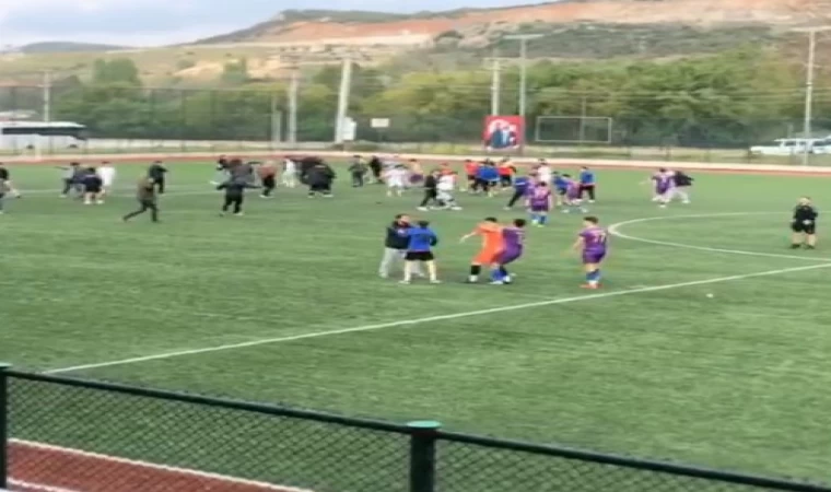 U18 Türkiye Şampiyonası’nda yeşil saha adeta ring alanına döndü