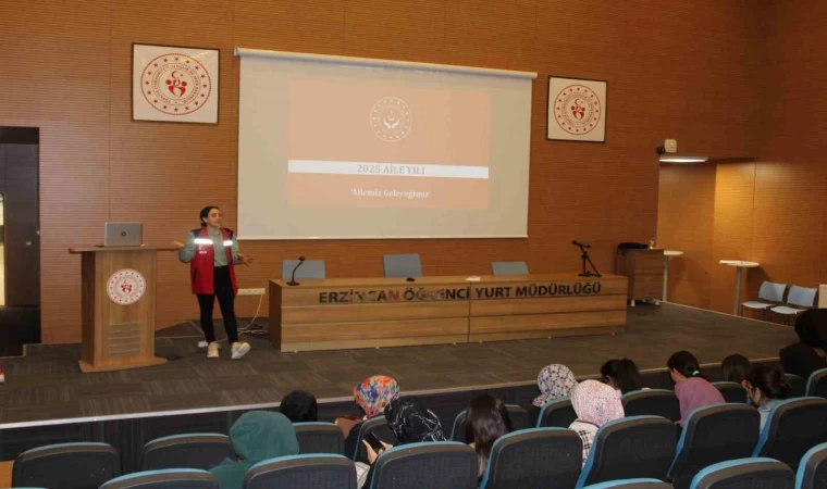 Üniversitelilere ”Aile Yılı Semineri” düzenlendi