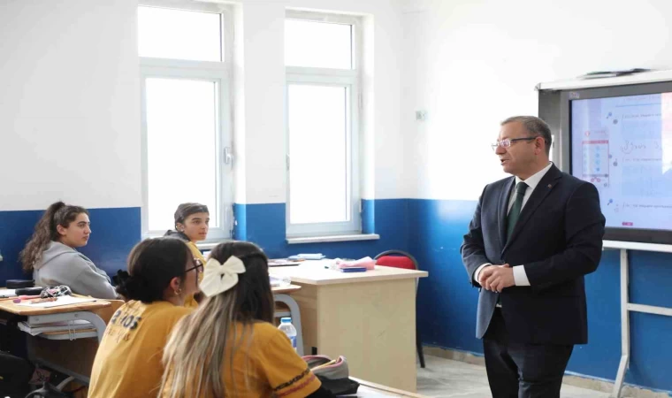 Vali Polat’ın okul ziyaretleri devam ediyor