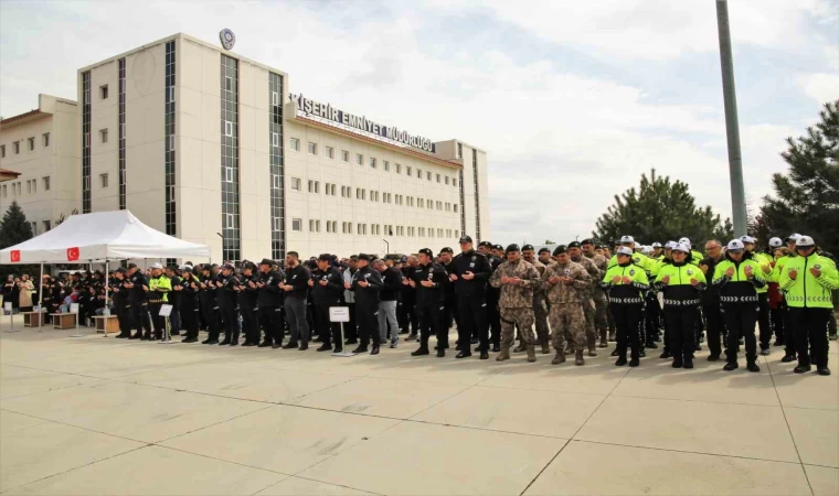 Vefat eden polis memuru son yolculuğuna uğurlandı