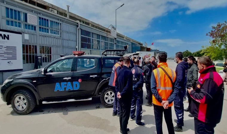 Yalova’da bir firmada yere dökülen kimyasal madde imha edildi