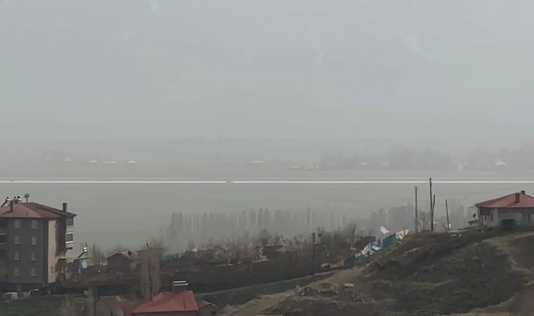Yüksekova’da toz bulutu