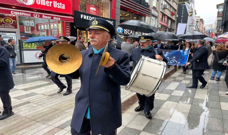 25. Uluslararası Karadeniz Tiyatro Festivali’nin açılışı yağmur altında yapıldı