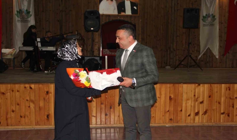 26 yıldır gözü gibi baktığı engelli oğlunu kaybeden anne, ‘Yılın Annesi’ seçildi