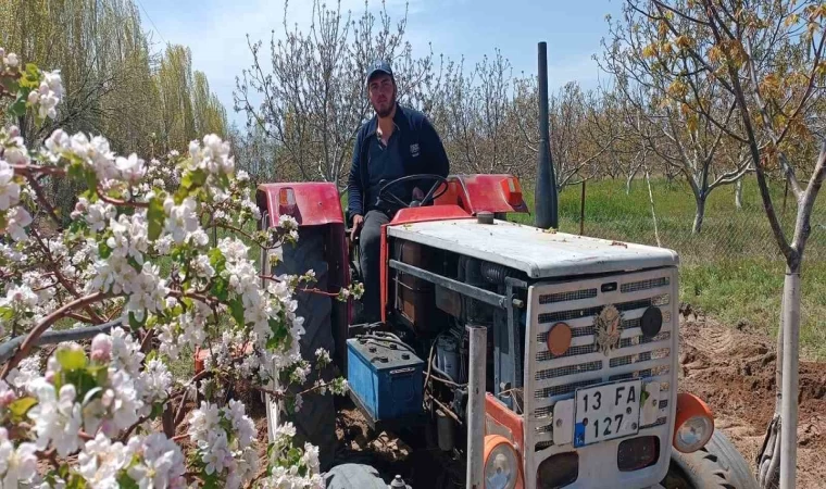 Adilcevaz’da bahçe çapalama dönemi