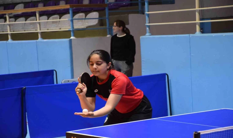 Afyonkarahisar’da Masa Tenisi Büyükler Müsabakaları sona erdi