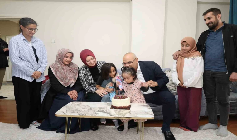 Ağrı Valisi Koç’tan özel gereksinimli Ebrar’a doğum günü sürprizi