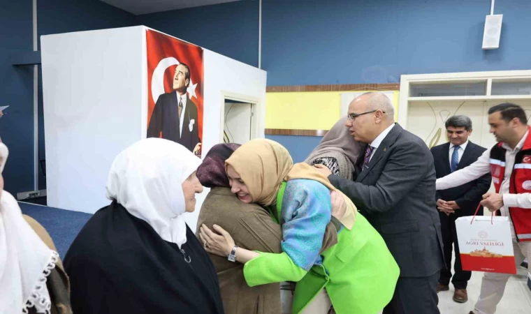 Ağrı’da Anneler Günü’ne özel anlamlı söyleşi programı düzenlendi