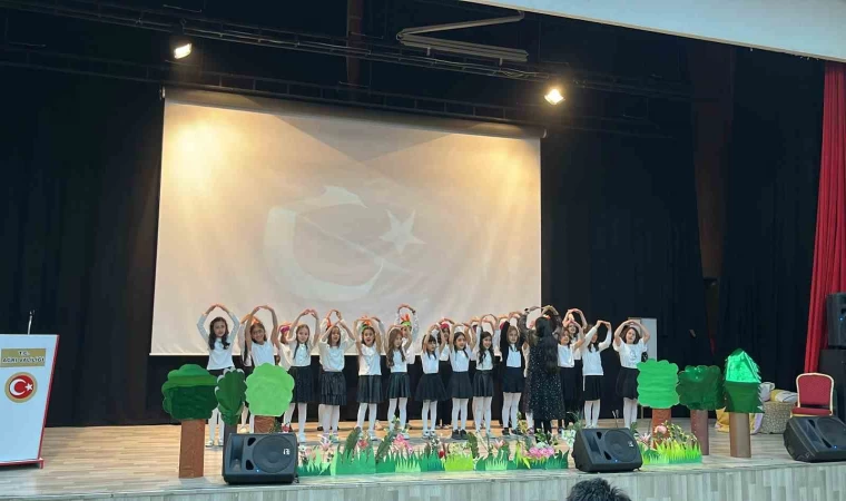 Ağrı’da ”Oyunlarla Dil Öğreniyorum” projesi kapsamında renkli etkinlikler