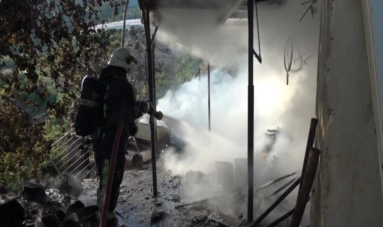 Alanya’da anız yangının sıçradığı daire küle döndü