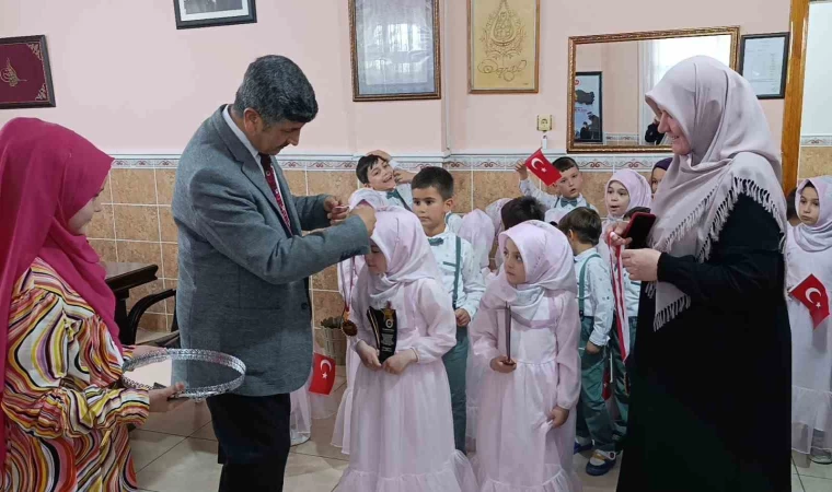 Anamur’da Kur’an ile tanışan minikler için program düzenlendi