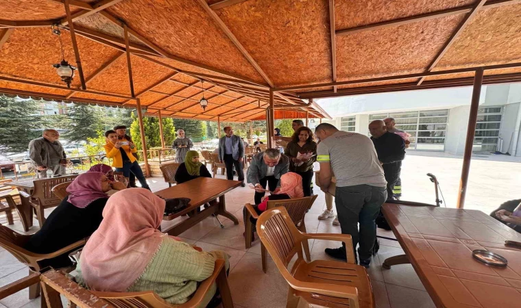 Anneler Günü’nde huzurevine anlamlı ziyaret