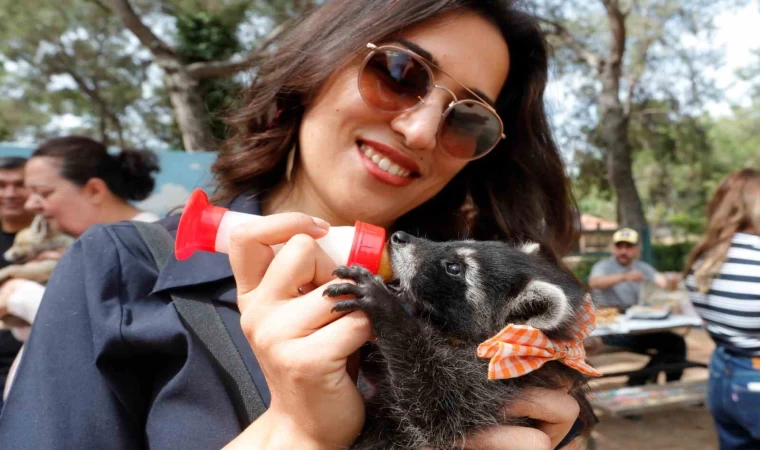 Antalya Doğal Yaşam Parkı’nda annesiz misafirlere Anneler Günü kutlaması