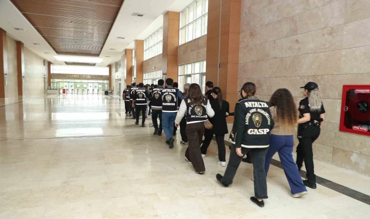 Antalya’da ”çarşaf” operasyonu: 42 milyon TL’lik mal varlığına el konuldu