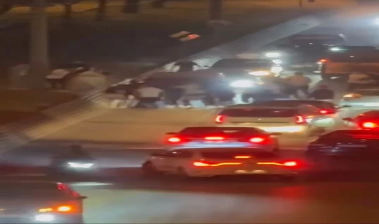 Asker konvoyundaki şahısların kavgası kamerada