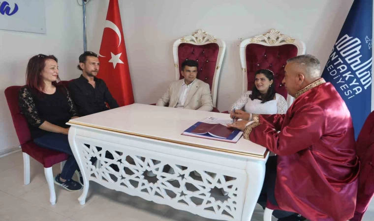 Aylar öncesinden ’05.05.2025’ tarihini seçen çiftler nikah dairesinde yoğunluk oluşturdu